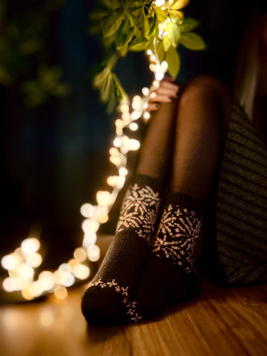 Silent Fireworks Socks – Knitting pattern