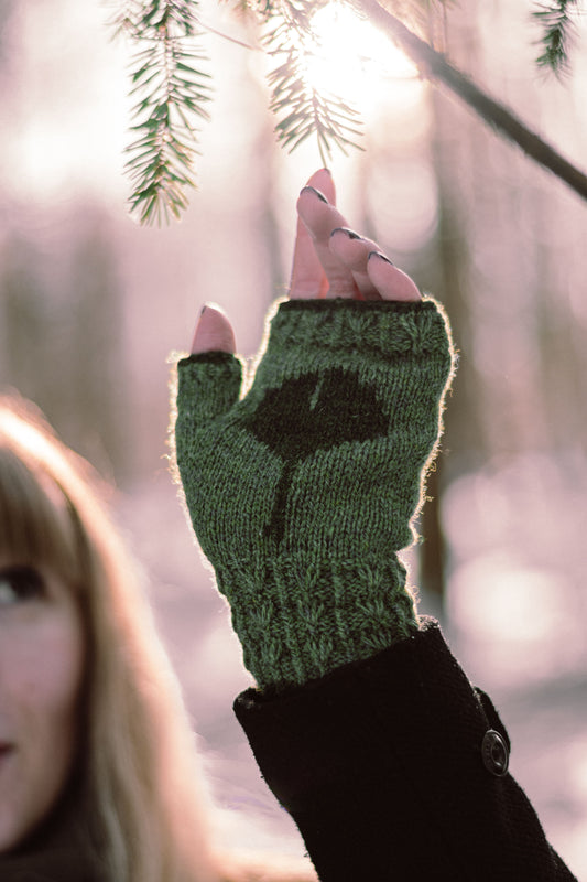 Ginkgo Biloba Mitts – Knitting pattern