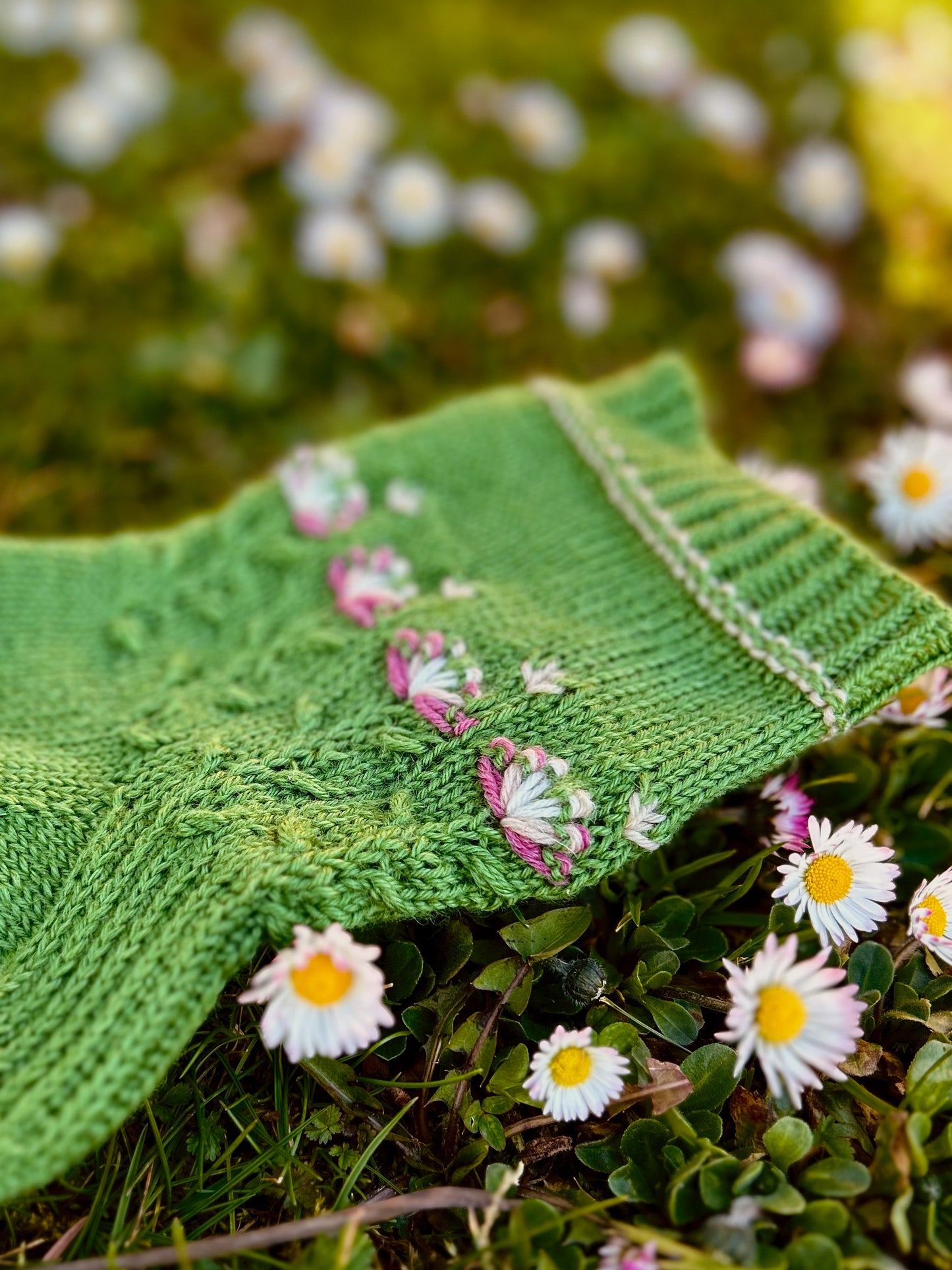 The Flowers and the Bees – Knitting pattern