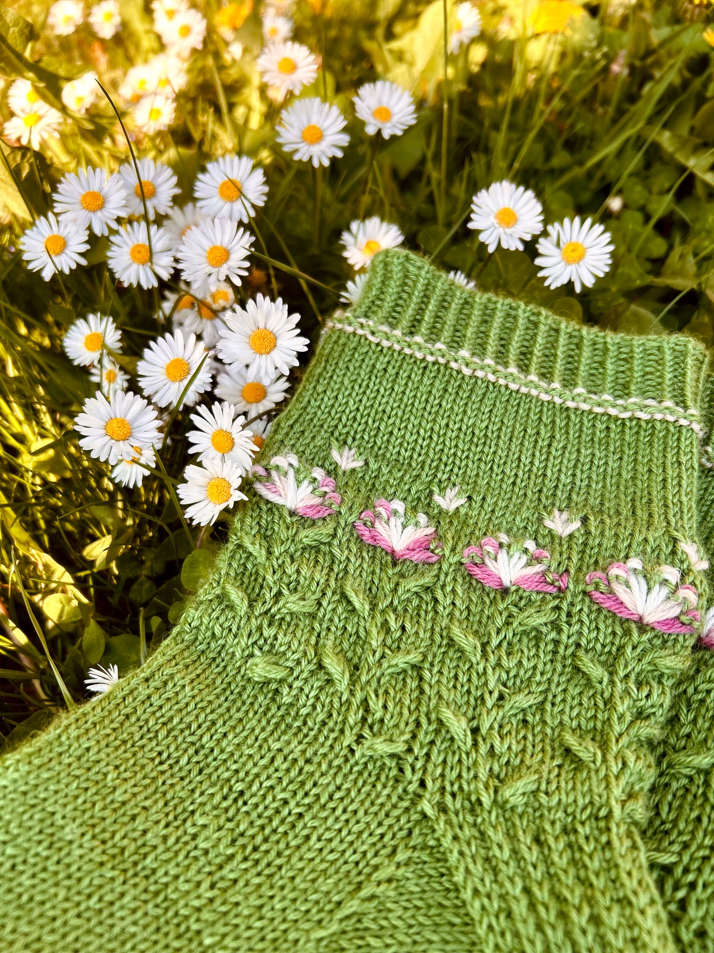 The Flowers and the Bees – Knitting pattern