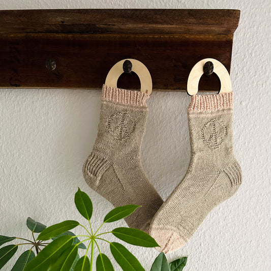 Hint of Peace Socks – Knitting pattern