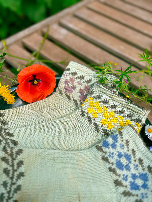 No Mow Socks – Knitting pattern