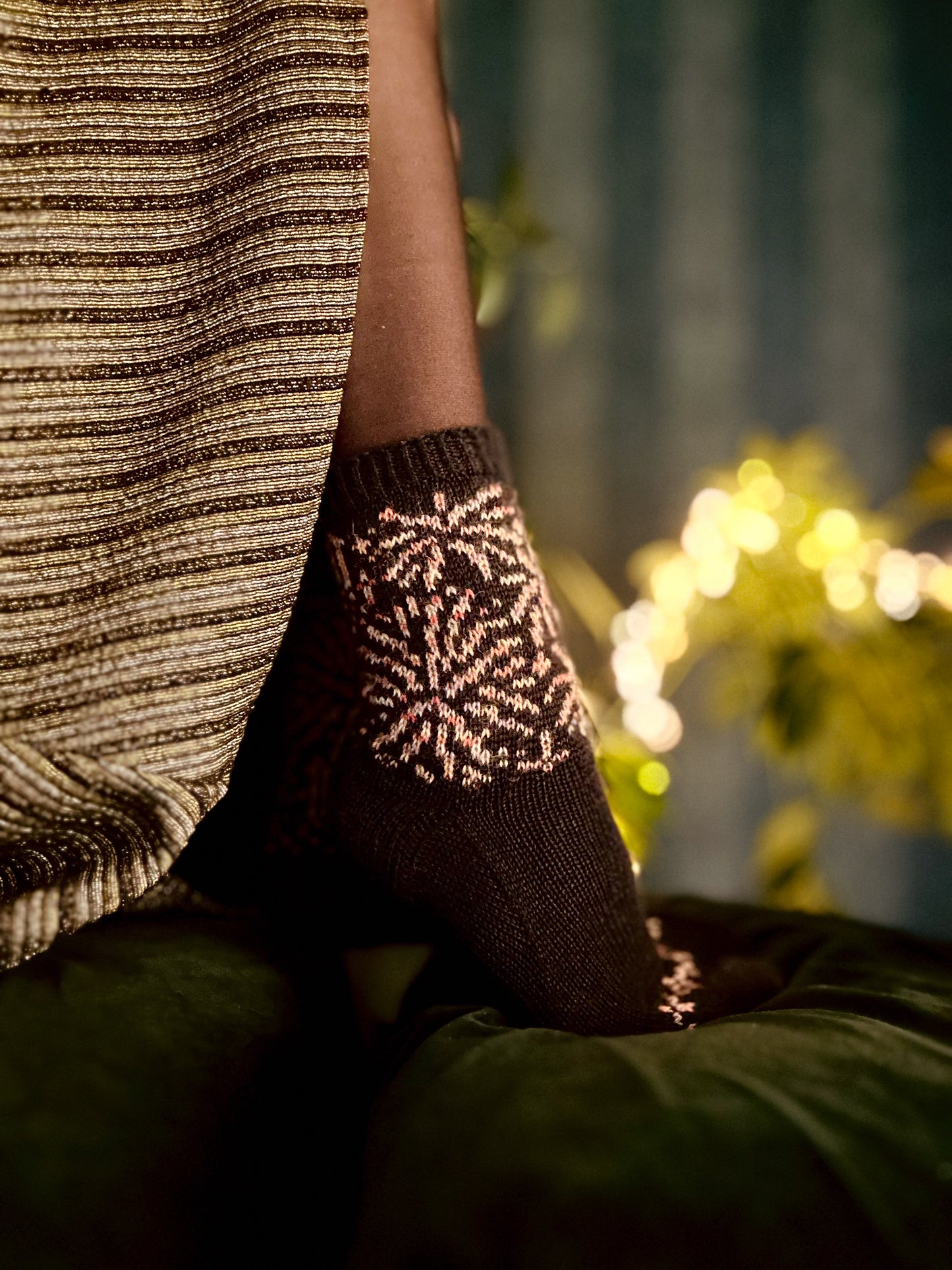 Silent Fireworks Socks – Knitting pattern