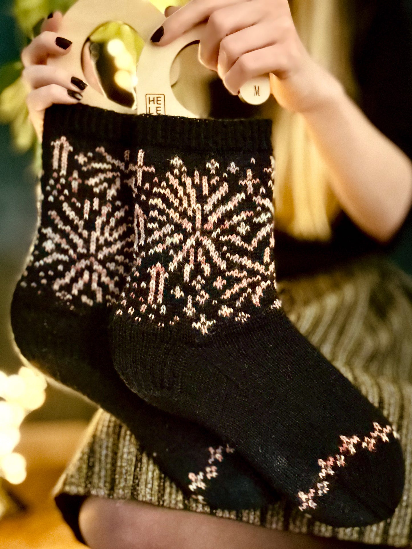 Silent Fireworks Socks – Knitting pattern