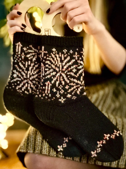 Silent Fireworks Socks – Knitting pattern